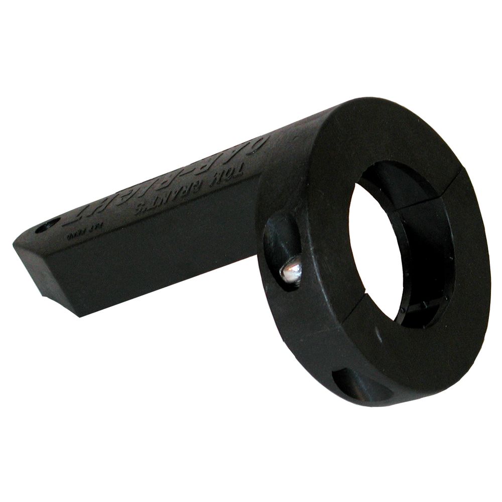 Oar Right spline attachment locking oar blade in position for efficient rowing strokes on rafts and boats